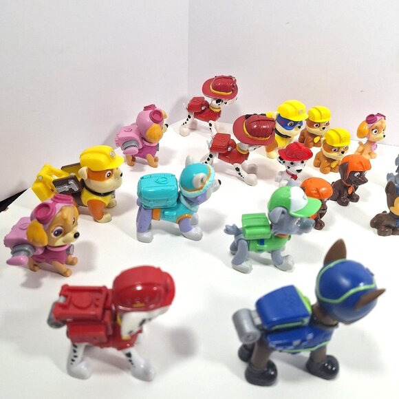Paw Patrol Action Figures 18 Lot Chase Marshall Skye Rocky Rubble Everest Zuma - Picture 8 of 14